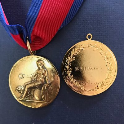 REPLICA LARGE ARMY GOLD MEDAL FOR THE BATTLE OF BARROSA, FULL NECK RIBBON
