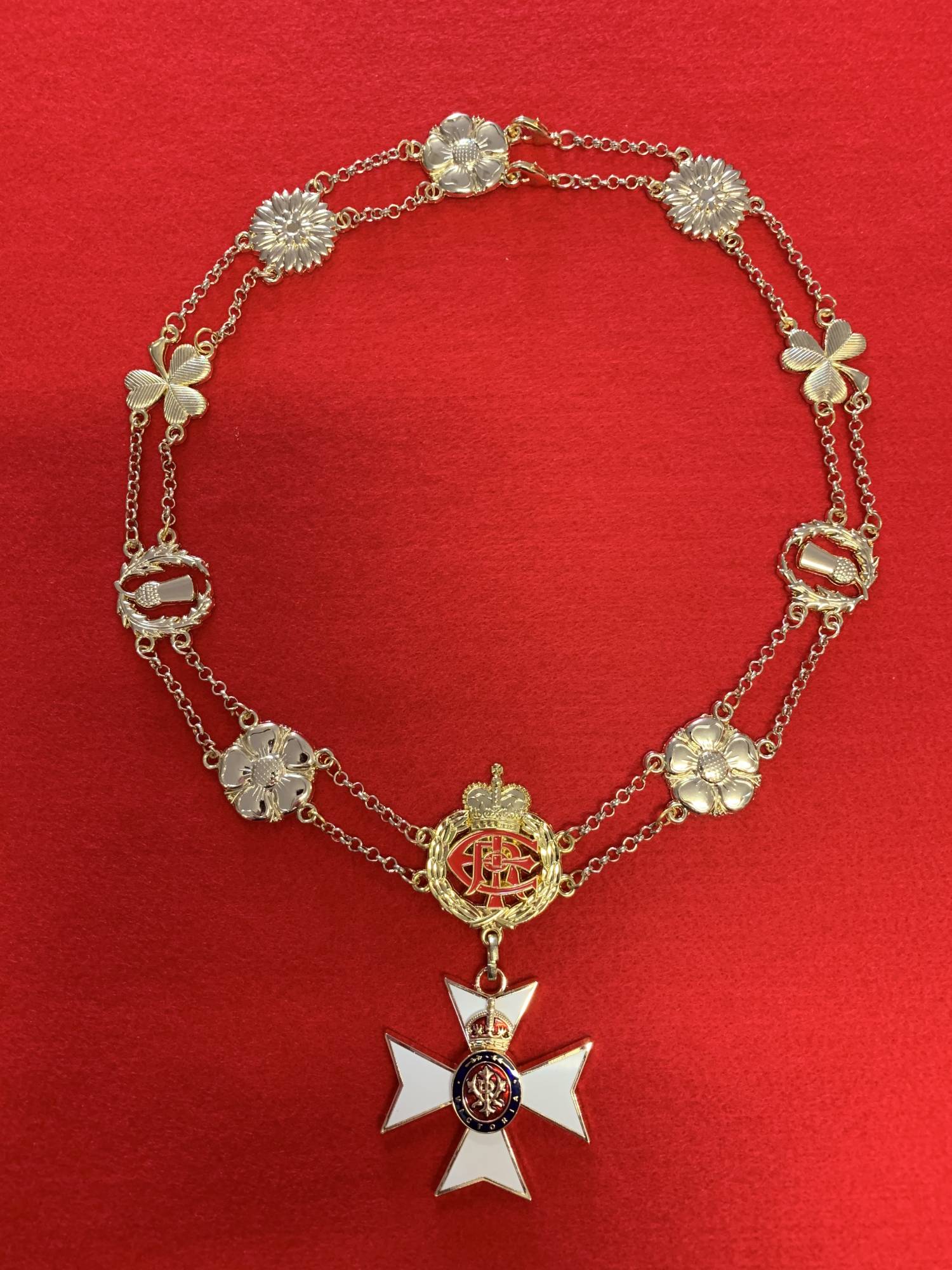 REPLICA ROYAL VICTORIAN CHAIN, ON MENS NECK COLLAR CHAIN Quarterdeck