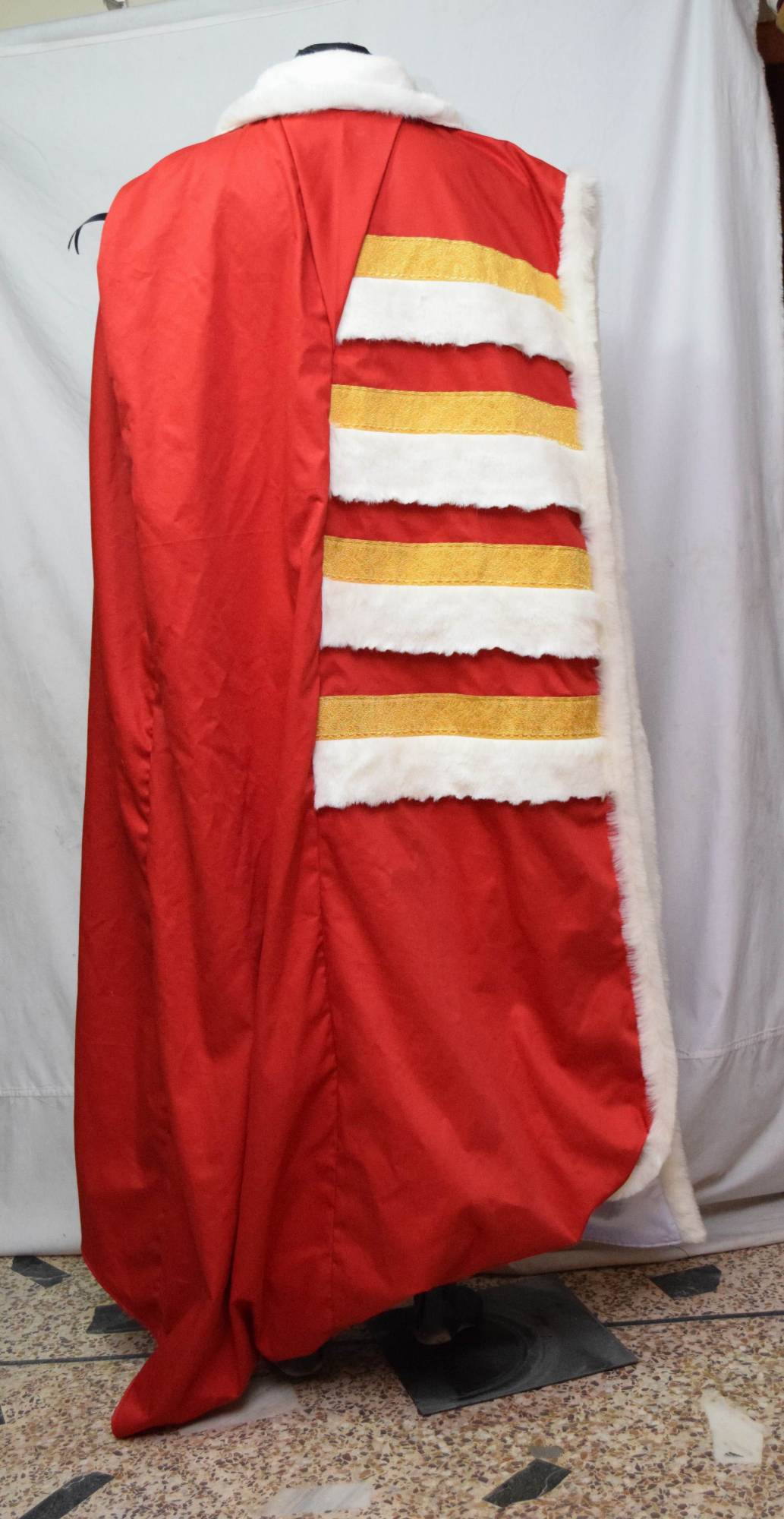 BRITISH PARLIAMENT ROBE FOR A DUKE, MARQUESS, EARL, VISCOUNT, BARON