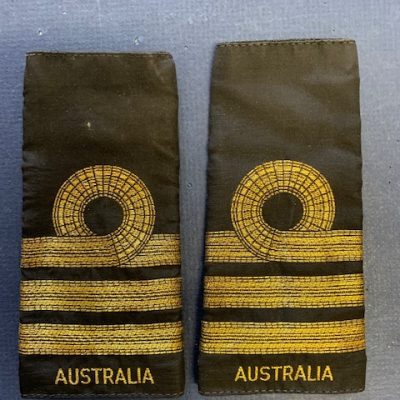 ORIGINAL OLD STYLE COMMANDERS SLIP ON EPAULETTES