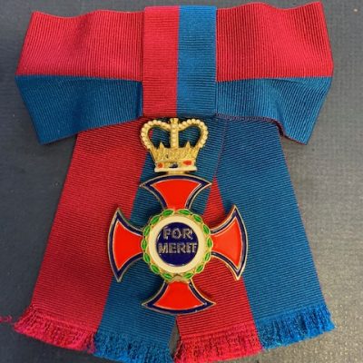 REPLICA BRITISH ORDER OF MERIT ON LADIES BOW