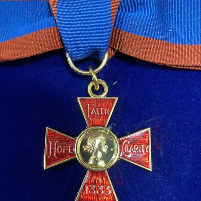 REPLICA ROYAL RED CROSS 1ST CLASS QE2