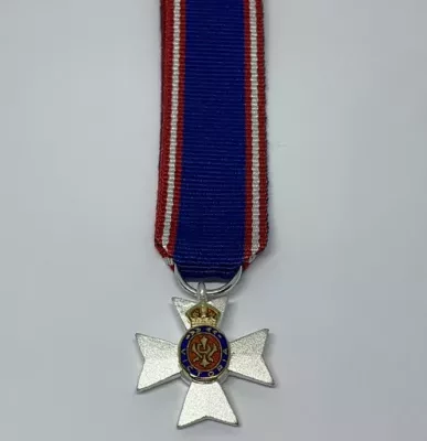 REPLICA MINIATURE MEMBER OF THE ROYAL VICTORIAN ORDER, MVO