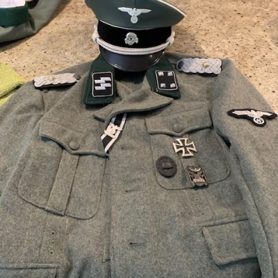 REPLICA WW2 ELITE OFFICERS TUNIC AND HAT ONE ONLY