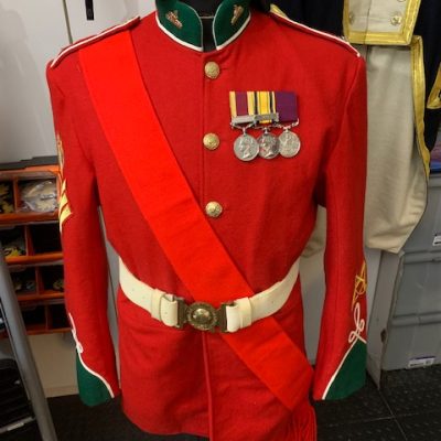 REPLICA BRITISH 24th FOOT COLOUR SERGEANTS TUNIC, PITH HELMET AND HAT