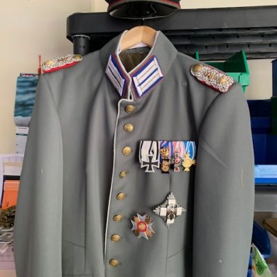 REPLICA WW1 GERMAN ARMY MEDICAL OFFICERS TUNIC MEDALS AND HAT