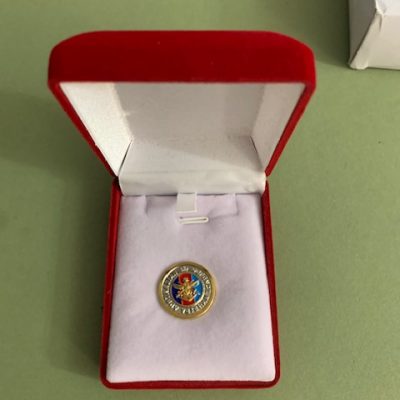 REPLICA AUSTRALIAN VETERANS BADGE FULL SIZE IN CASE