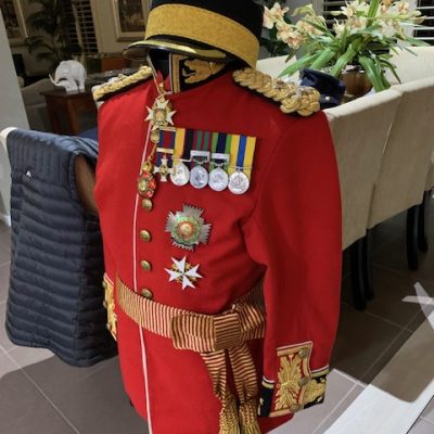 REPLICA BRITISH MAJOR GENERALS TUNIC MEDALS AND HAT