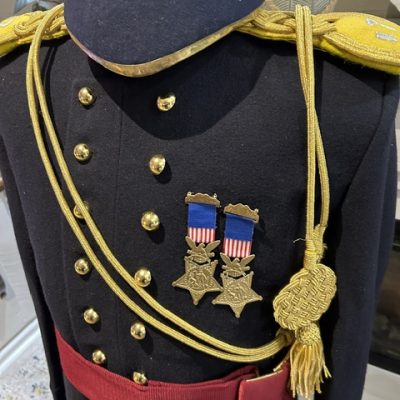 REPRODUCTION UNIFORM OF CAPTAIN THOMAS CUSTER 7th CAVALRY