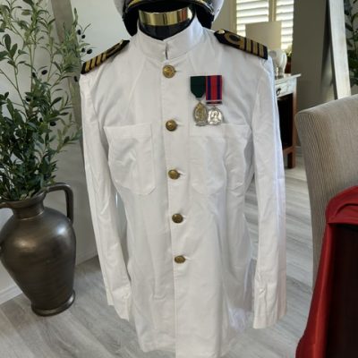 REPLICA UNIFORM AND HAT OF CAPTAIN SMITH OF THE RSM TITANIC